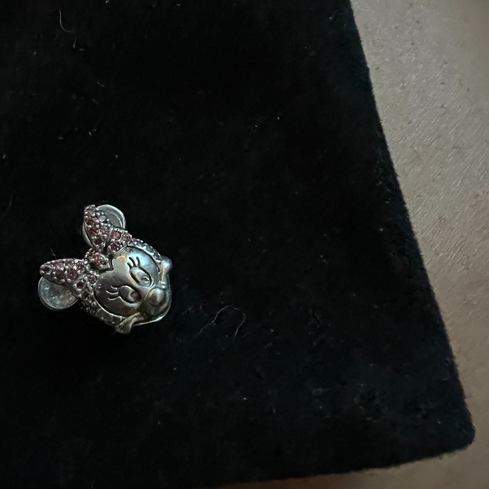 Disney Minnie Mouse pandora charm